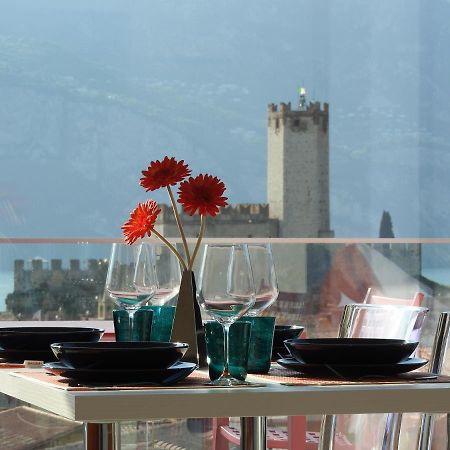 Blue Sky Garda - Sunset Apartment Malcesine Exterior photo